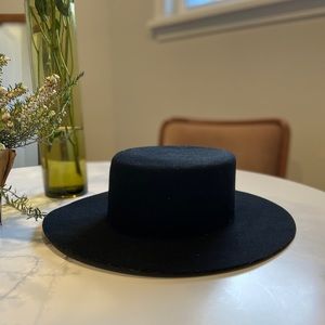 Gigi Pip Youth M/L Dahlia Boater Hat